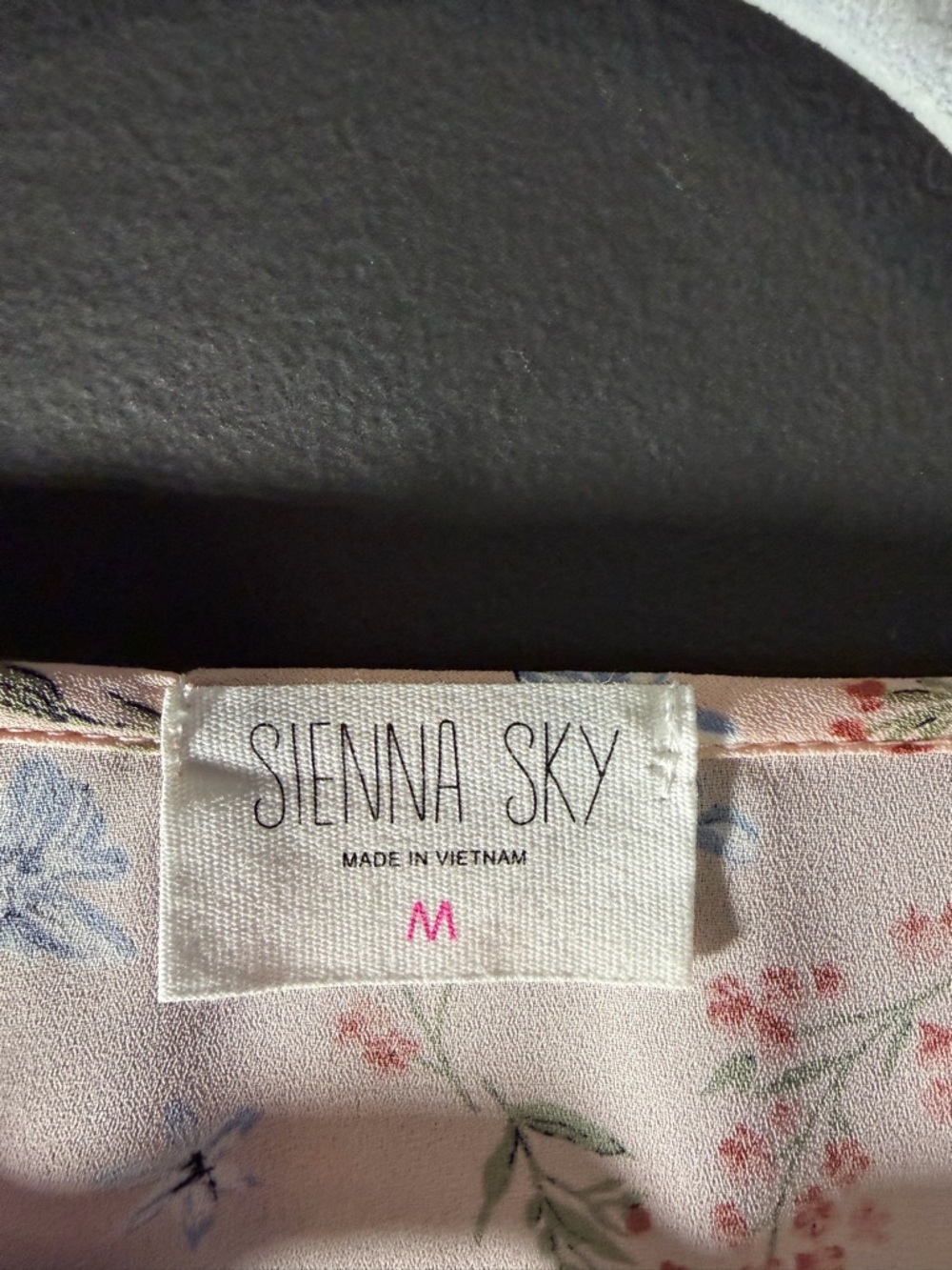 Sienna Sky Floral Blouse. Medium - Picture 5 of 7